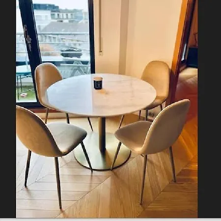 Apartman Cozy 1br W Parking&terrace